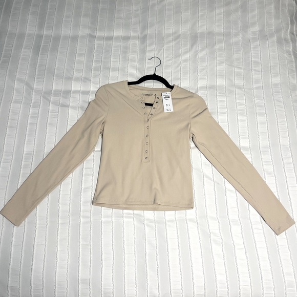 Abercrombie Soft A&F Collection Ribbed Button Long Sleeve Shirt - Picture 2 of 3